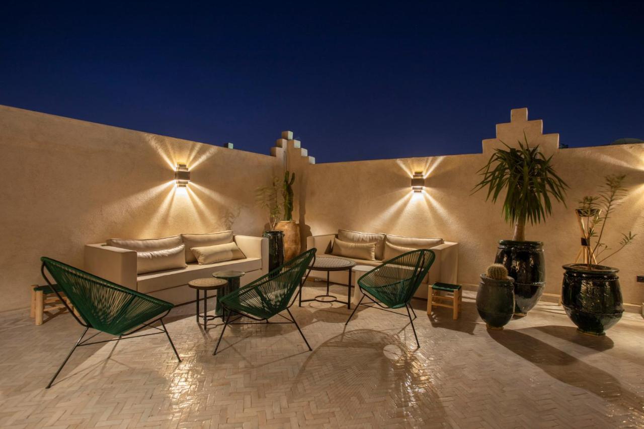 Hotel Oasis ダフラ エクステリア 写真
